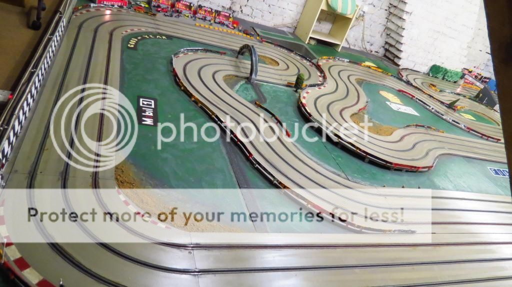 3 Lane 91ft Magnabraid MDF Slot Car Track 19 Cars 3 Truspeed controllers